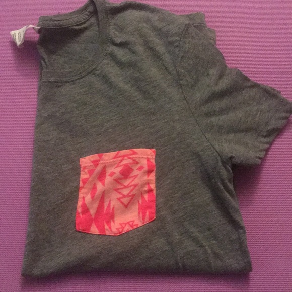 Victoria Secret Basic Tee - Picture 3 of 4
